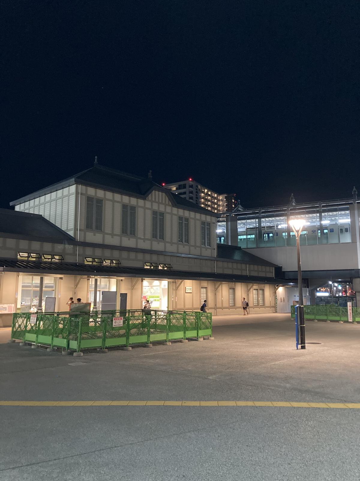 夜の折尾駅界隈