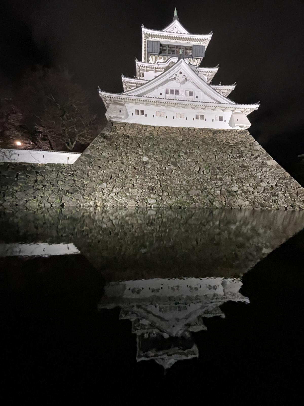 夜の小倉城